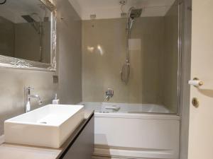 The Best Rent - Cozy two-bedroom apartment in Porta Romana district