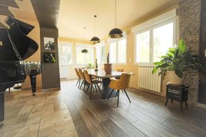 Villas Villa raffinee avec piscine a Aubagne - Jacuzzi inclus : photos des chambres