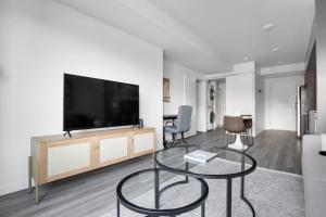 Capitol Hill 1BR w Gym Roof nr I-5 SEA-246