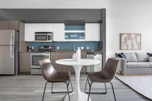 Capitol Hill 1BR w Gym Roof nr I-5 SEA-246