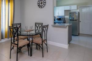 Hamilton @ Oceanpointe a serene 2bed 2 bath Villa