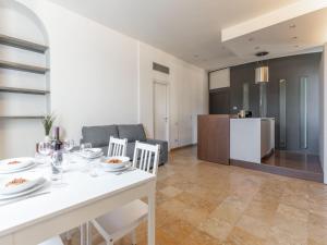 The Best Rent - Modern two-bedroom apartment near Navigli