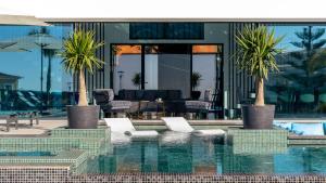 Aqualanis - Modern Mega Home with Pool Close to Algarve Beach