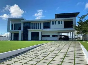 Seri Alam Y19 Luxury Spacious Villa - Kampong Bukit Lintang