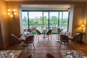 Hotels HOTEL restaurant COTE GARONNE le BALCON DES DAMES - Tonneins Marmande Agen - chambres climatisees : photos des chambres