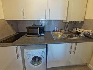 Appartements Studio a Larmor-Plage : Bourg et Plages a Pied, 2/3 Couchages, Terrasse Exposee Sud, WiFi Inclus - FR-1-349-111 : photos des chambres
