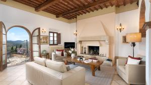 GUADO AL SOLE 26&4, Emma Villas