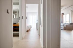 Elaia Luxury Selections Opal