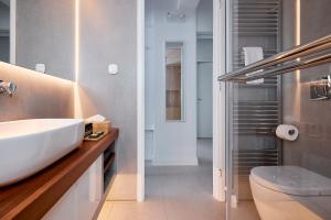 Elaia Luxury Selections Opal