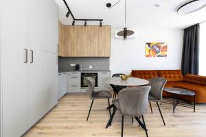 Vanagupes Park Apartments, By Cohost