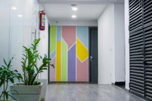 Saltstayz Express - Golf Course Road & DLF Phase-1