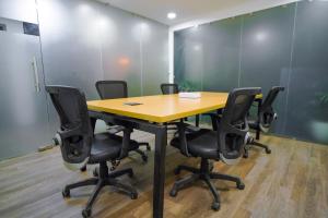 Saltstayz Express - Golf Course Road & DLF Phase-1