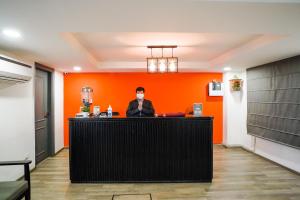 Saltstayz Express - Golf Course Road & DLF Phase-1