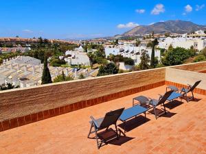 Summer House duplex en la playa con piscina