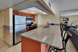 Edgewater Tower II 905