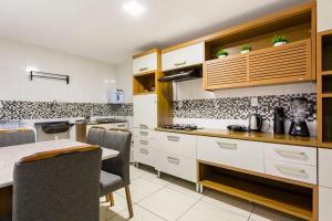 Apartamentos Com Suite ,Wi-Fi 500MB , Estacionamento, Elevador, Cozinha Completa , Jr Catito
