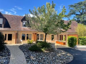 Hotels Hotel & Restaurant - Le Manoir des Cedres - piscine chauffee et climatisation : Chambre Simple - Annexe