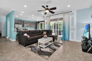 Stylish & Bright Mins to Downtown Pool Parking