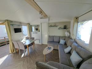 Maisons de vacances Mobil-home FO 72 a VIAS : photos des chambres