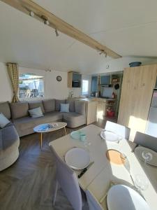 Maisons de vacances Mobil-home FO 72 a VIAS : photos des chambres