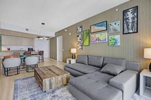Chic 2BDR 2BA Water Front in Hyde Beach