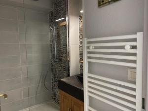 Appartement près de la plage avec balcon et parking privé - FR-1-336-69