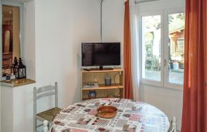 Appartements Stunning apartment in Saint-Pe-sur-Nivelle with 2 Bedrooms and WiFi : photos des chambres