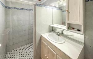 Appartements Beautiful Apartment In Saint-pe-sur-nivelle With Kitchen : photos des chambres