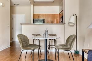 North Hollywood 1BR w gym pool near shops LAX-584