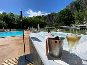 Hotels Domaine Les Falaises - Hotel et Restaurant : photos des chambres