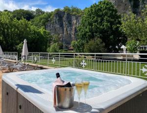 Hotels Domaine Les Falaises - Hotel et Restaurant : photos des chambres