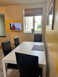 Swindon Home from Home 2 - EnterCloud9SA