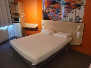 Hotels KYRIAD DIRECT LYON NORD - Dardilly : - 1 lit double + 1 lit simple  - Occupation simple - Non remboursable