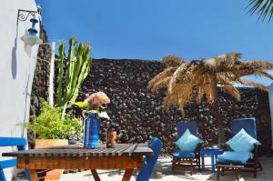 Stylish getaway with secluded Patio in lava Finca