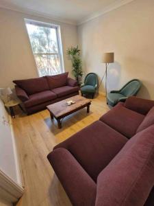 5 Bed Modern Cheltenham Town Centre Home