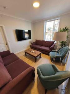 5 Bed Modern Cheltenham Town Centre Home