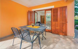 2 Bedroom Lovely Apartment In Labin 