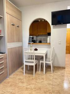 Studio mit Pool,450 m zur Strand