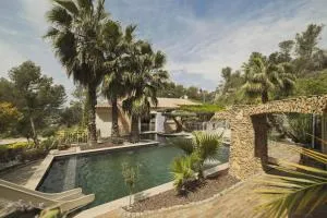 Villa raffinée avec piscine à Aubagne - Jacuzzi inclus - Carnoux