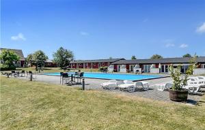 Cozy Apartment In Aakirkeby