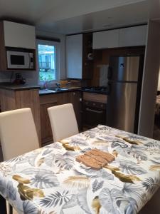 MOBIL-HOME TOUT CONFORT, 3 CHAMBRES, Domaine de Kerlann