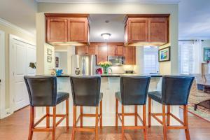 Lakefront Oconee Vacation Rental with Patio and Views!