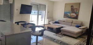 Apartament HAPPY - BASEN, PLAŻA, OCHRONA 24h - 3 SYPIALNIE dla maksymalnie 8 osób