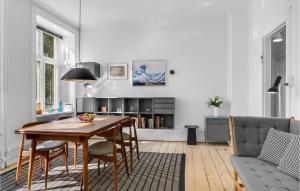 Nice Apartment In København Ø With Wifi