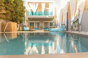 G&M Luxury Residence with pool