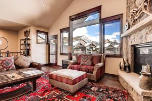 Spacious 4 Bedroom Townhome In River Run Village Within Walking Distance To Gondola And Restaurants