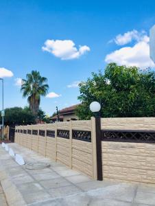 MeLeano Guesthouse