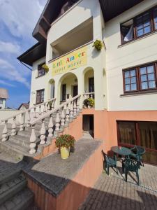 Little Amber Apartments