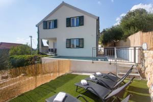 Holiday house Sanda - Oasis of peace