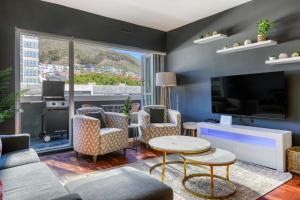 Backup-Power Trendy 2 Bed Balcony Apartment